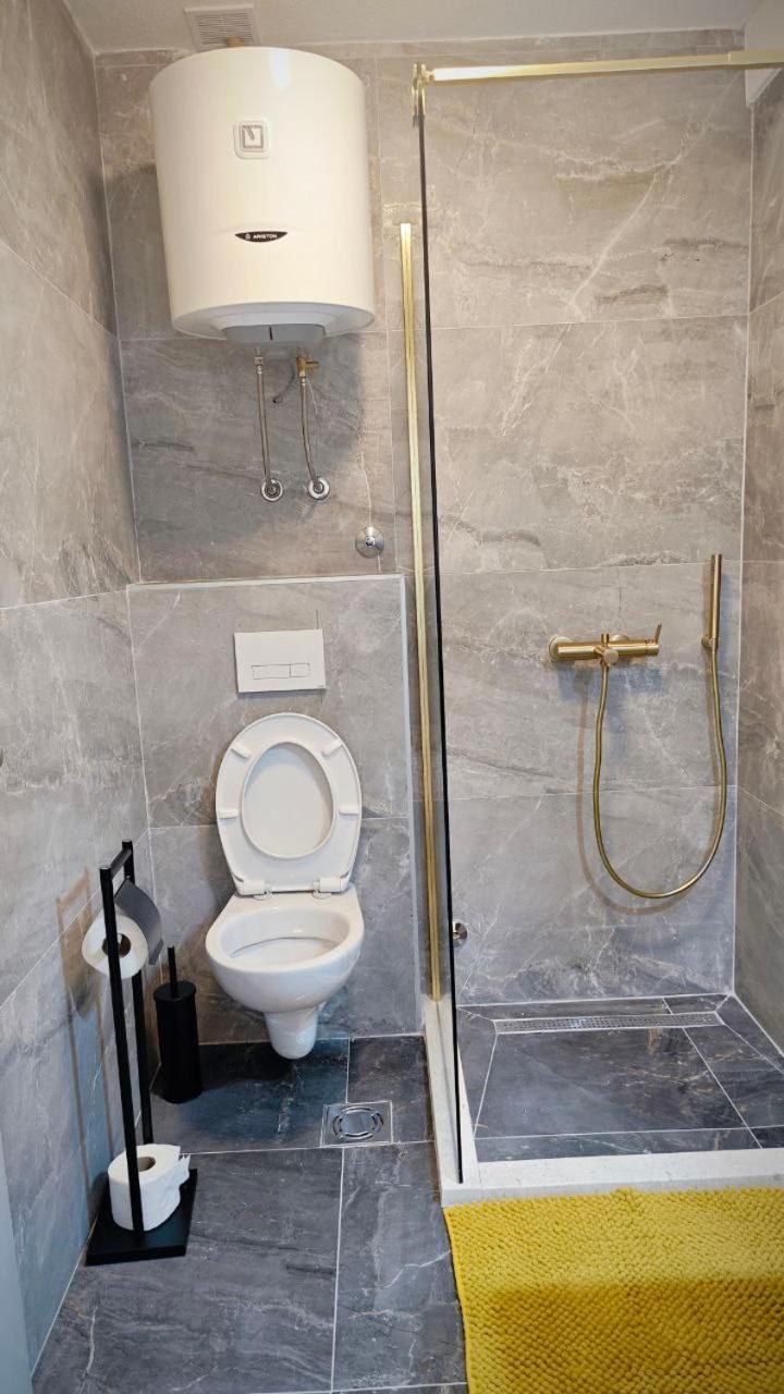 Apartmani Radovic Bijela Zewnętrze zdjęcie